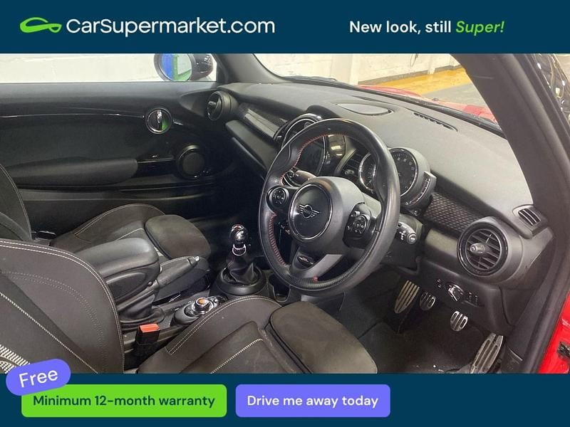 Usado Mini Cooper S Comfort 192 HP (141 kW) 2020 Vermelho Citadino