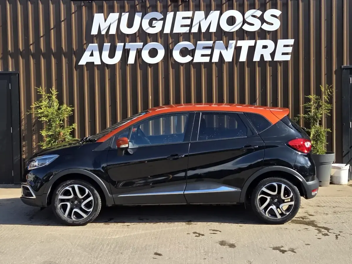 Used Renault Captur Dynamique 90 HP (66 kW) 2015 Black SUV