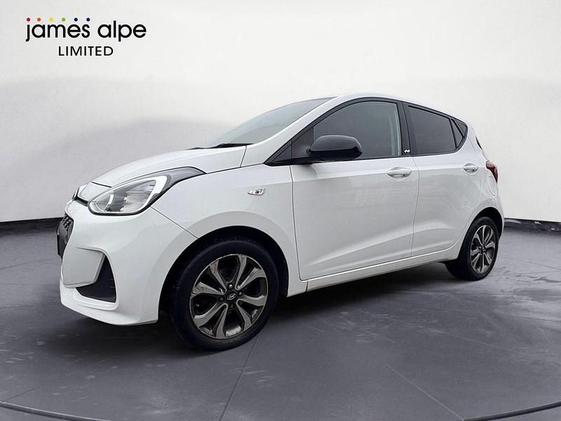 Used Hyundai i10 67 HP (49 kW) 2019 White Hatchback