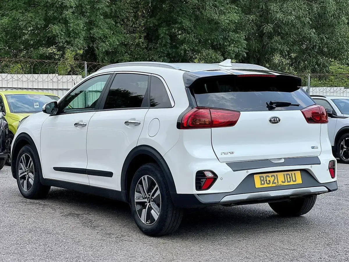 Used Kia Niro 139 HP (102 kW) 2021 White SUV