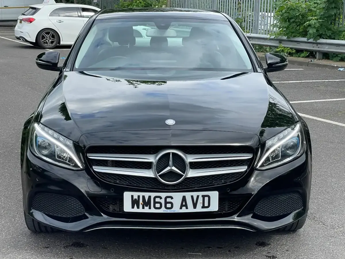 Usado Mercedes C350e 2017 Preto Sedan