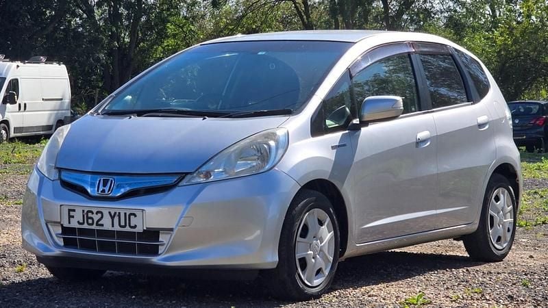 Silver Used 2013 Honda Jazz Hybrid Hatchback | £6,499 (Good price) - Image 1/4