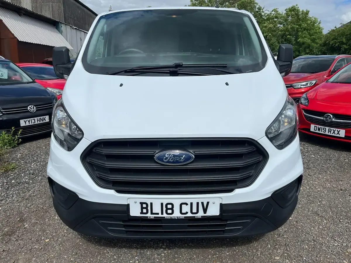 Used Ford Transit Custom 105 HP (77 kW) 2018 White Van