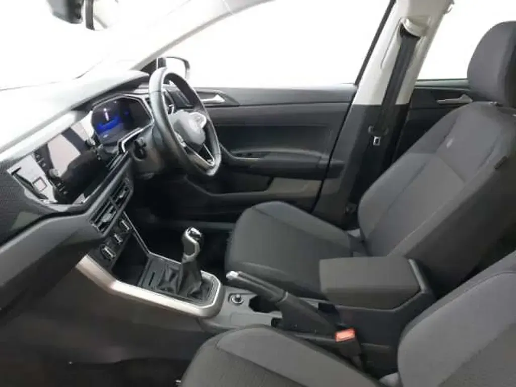 Begagnad VW Polo Match 95 HK (69 kW) 2024 Svart Halvkombi