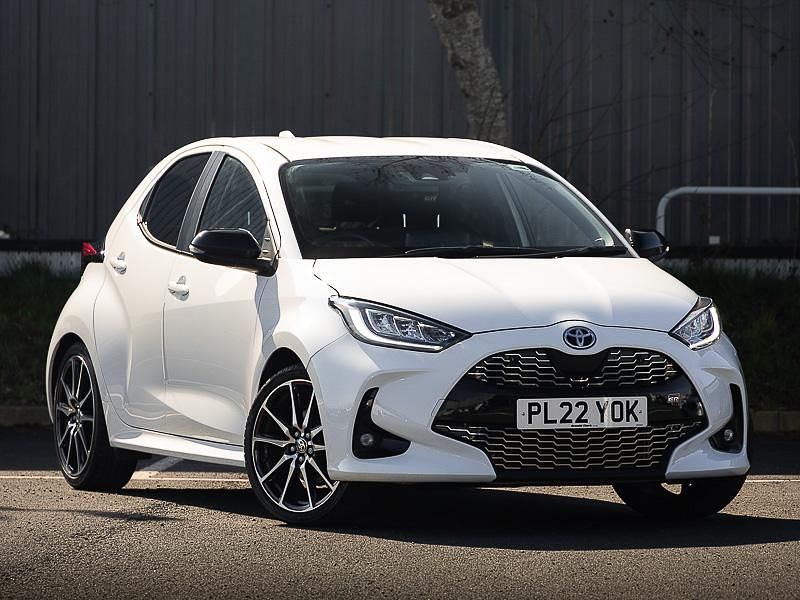 White Used 2022 Toyota Yaris Hybrid Sport Hatchback | £19,498 (A bit pricey) - Image 1/4