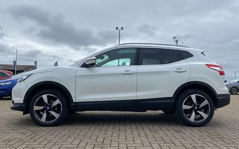 Used Nissan Qashqai N-Connecta 110 HP (80 kW) 2017 White SUV
