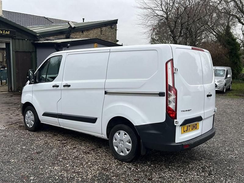 Used Ford Transit Custom 105 HP (77 kW) 2017 White Van