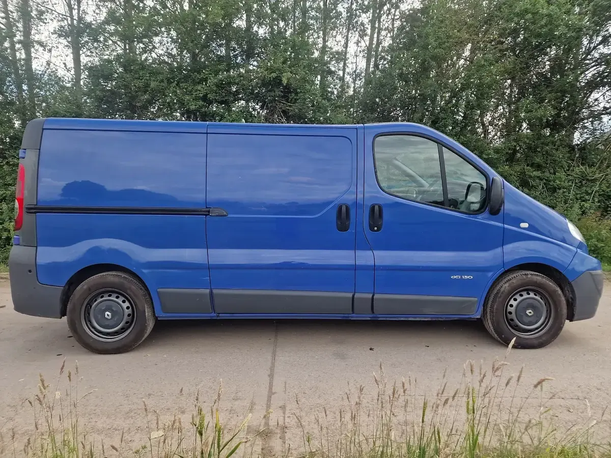 Used Renault Trafic 150 HP (110 kW) 2008 Blue MPV