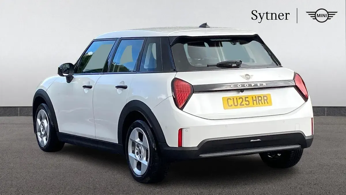 Used Mini Cooper Hatch 113 kW (154 HP) 2025 White Hatchback