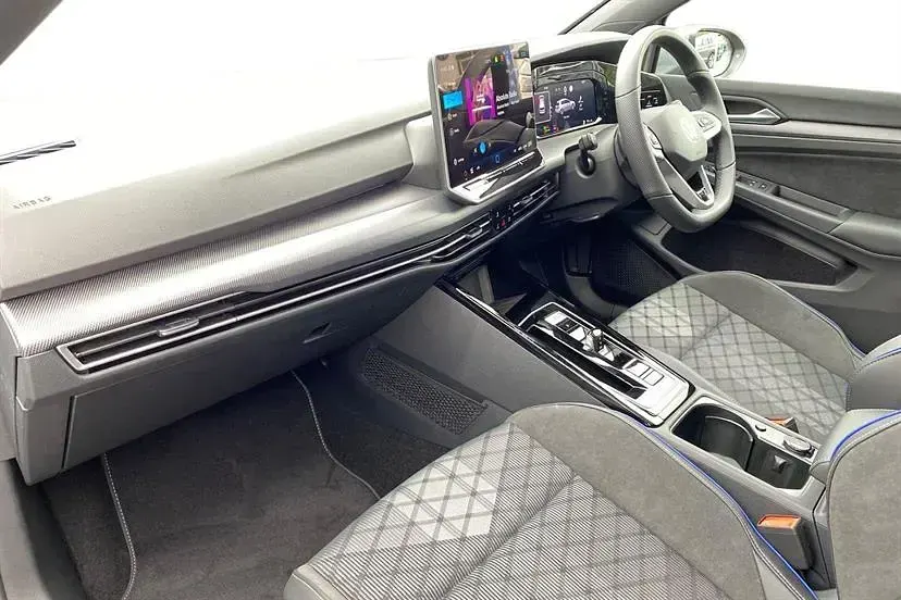 Usado VW Golf VIII R-line 150 CV (110 kW) 2026 Gris Utilitario