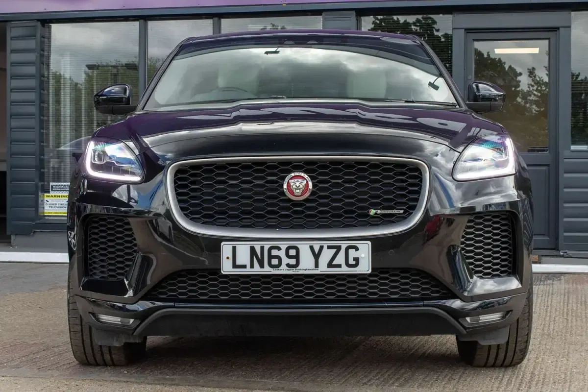 Used Jaguar E-Pace R-Dynamic 180 HP (132 kW) 2019 Black SUV