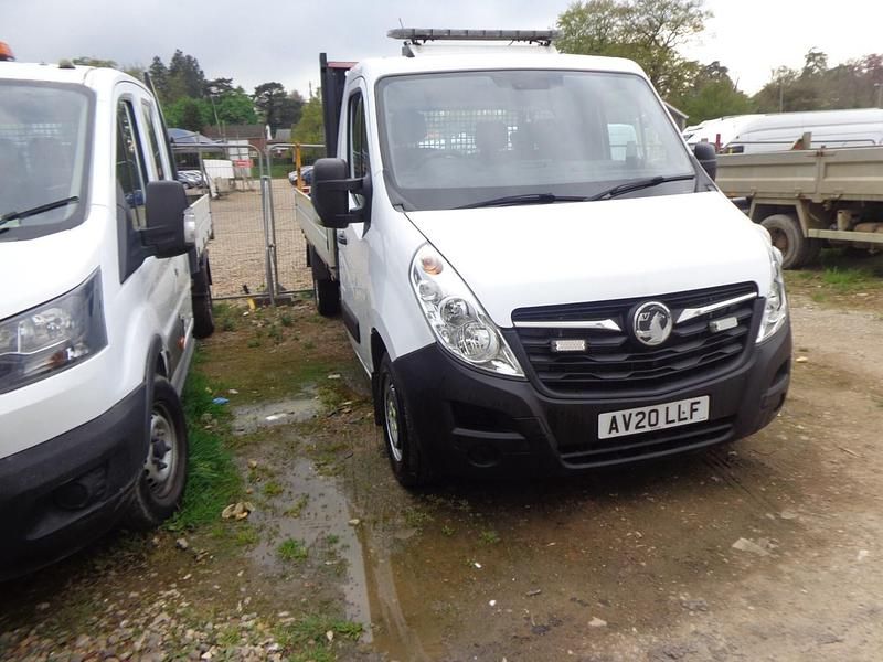 Used Vauxhall Movano 135 HP (99 kW) 2020 White MPV