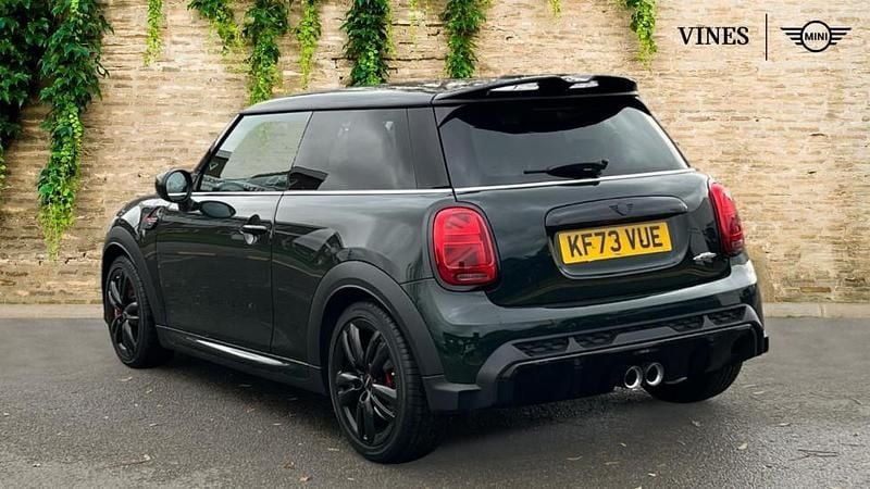 Usado Mini John Cooper Works Hatch 228 CV (167 kW) 2024 Verde Utilitario