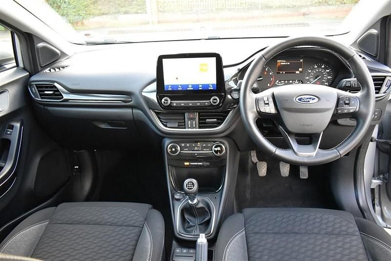 Used Ford Puma Titanium 125 HP (91 kW) 2023 Silver Hatchback