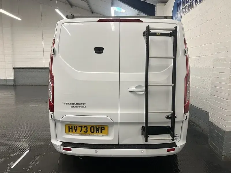 Used Ford Transit Custom Limited 130 HP (95 kW) 2023 White Van