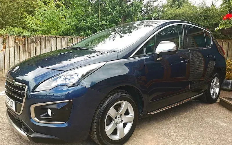 Used Peugeot 3008 Allure 120 HP (88 kW) 2015 Silver Estate