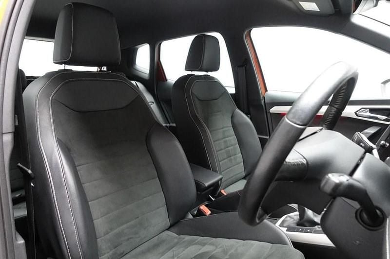 Used Seat Arona XCELLENCE Lux 115 HP (84 kW) 2020 Orange SUV