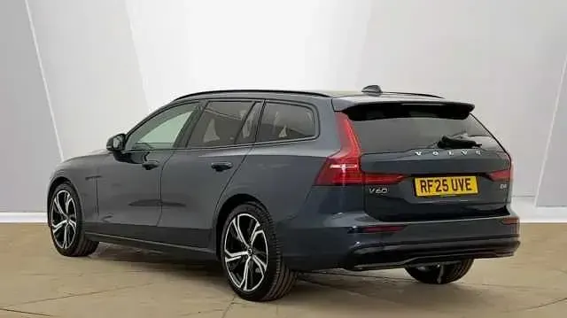 Używany Volvo V60 Plus 194 KM (142 kW) 2026 Kombi