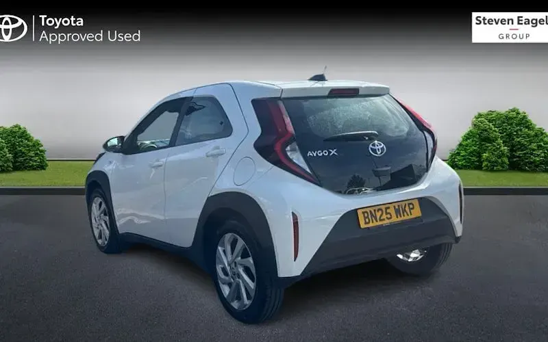 Used Toyota Aygo X PURE 72 HP (52 kW) 2025 White SUV