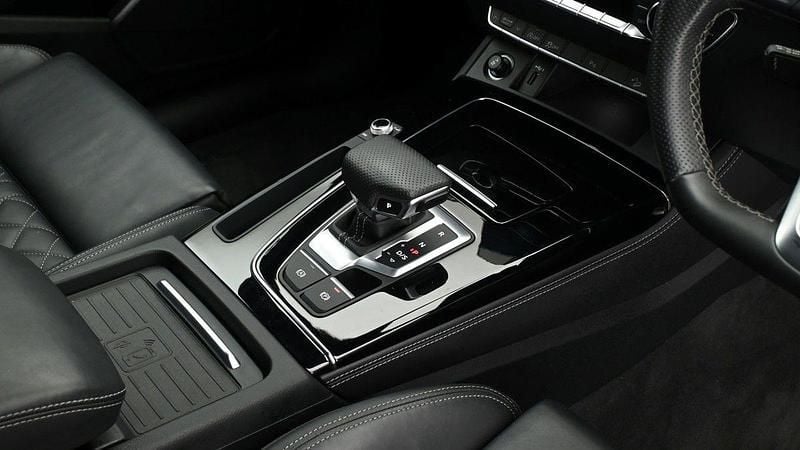 Image 2/4