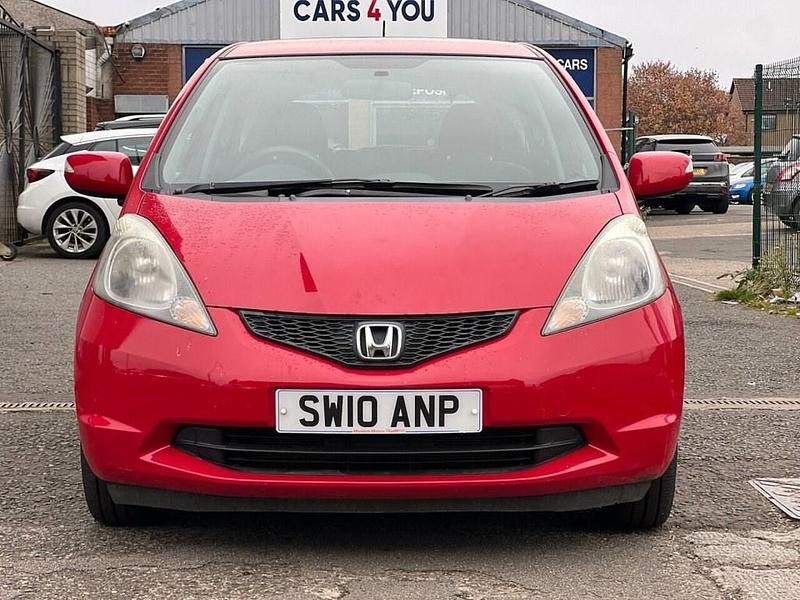 Used Honda Jazz ES 100 HP (73 kW) 2010 Red Hatchback
