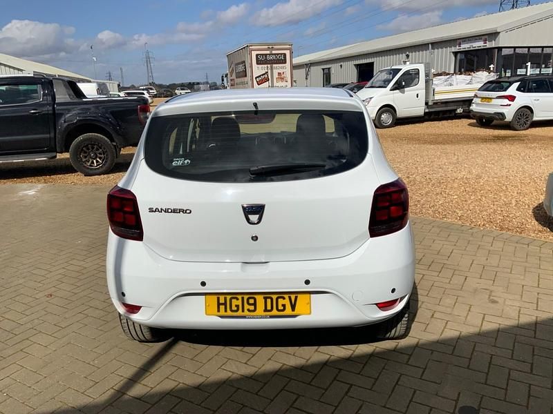 Gebraucht Dacia Sandero Comfort 2019 Weiß Kleinwagen
