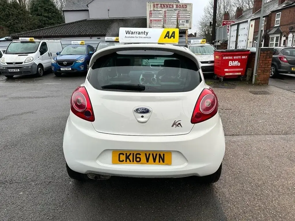 Begagnad Ford Ka Zetec 69 HK (50 kW) 2016 Vit Halvkombi