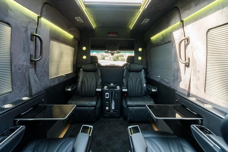Begagnad Mercedes Sprinter 2024 Van
