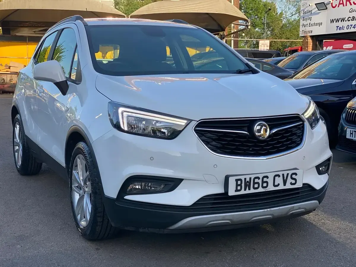 Used Vauxhall Mokka X Active 2016 White SUV
