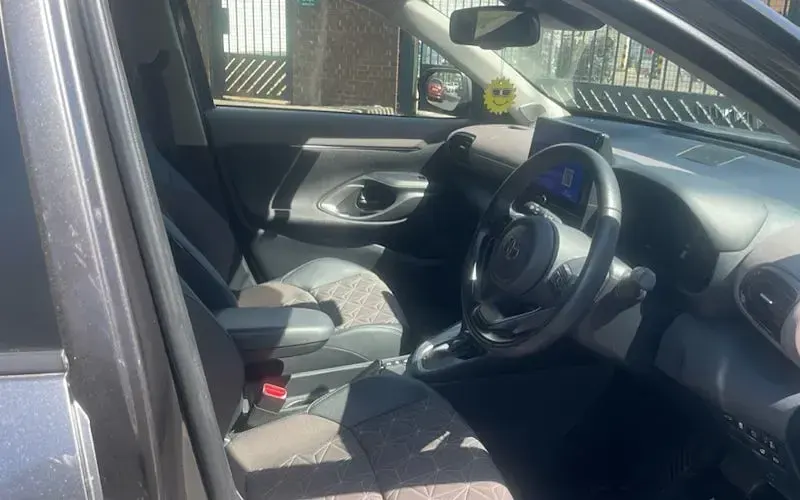Used Toyota Yaris Cross 116 HP (85 kW) 2025 Grey SUV