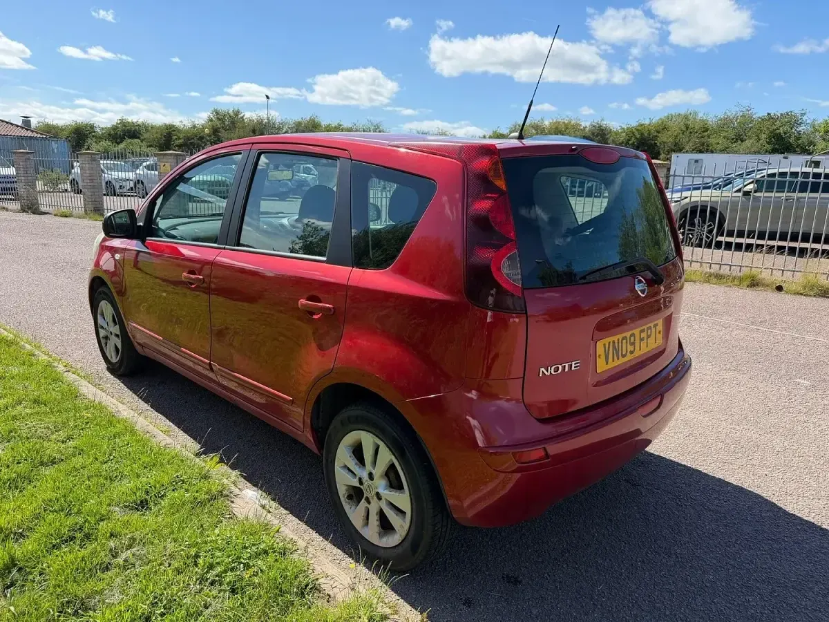 Used Nissan Note Acenta 110 HP (80 kW) 2009 Red Hatchback