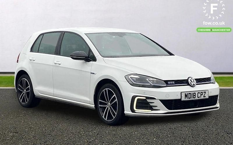 Used 2020 VW Golf VII GTE Hatchback | £12,199 (Super price) - Image 1/4