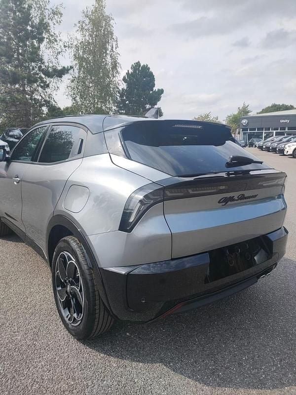 New Alfa Romeo Junior 145 HP (106 kW) 2025 Grey SUV