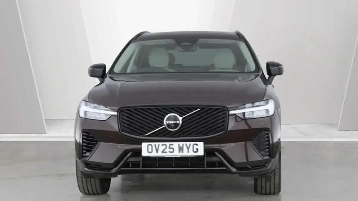 Used Volvo XC60 Ultra 449 HP (330 kW) 2025 Red SUV