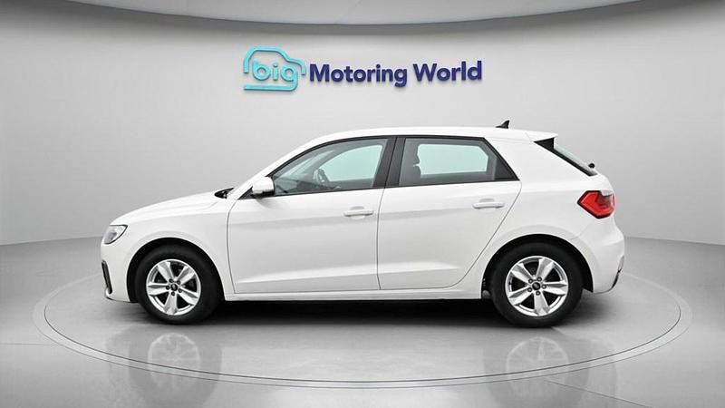 Used Audi A1 Sportback 95 HP (69 kW) 2022 White Hatchback