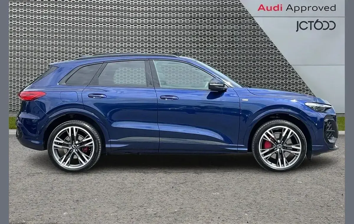 Used Audi Q5 Advanced 204 HP (150 kW) 2025 Blue SUV