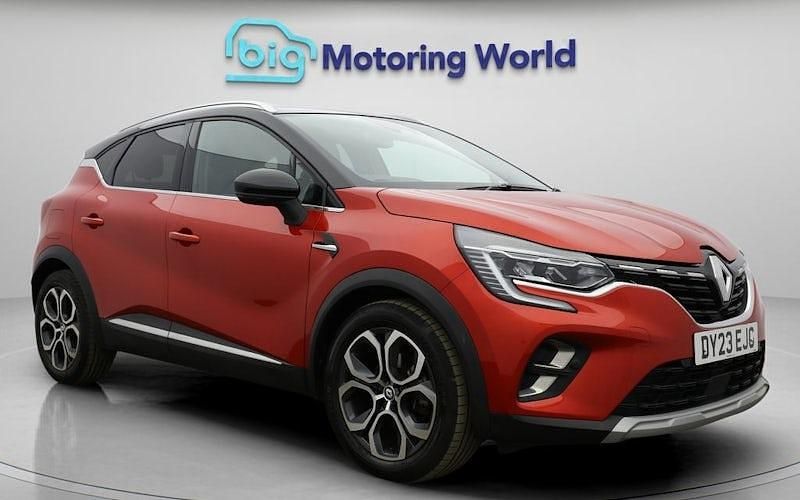 Second-hand Renault Captur Techno 143 CP (105 kW) 2023 Roșu SUV