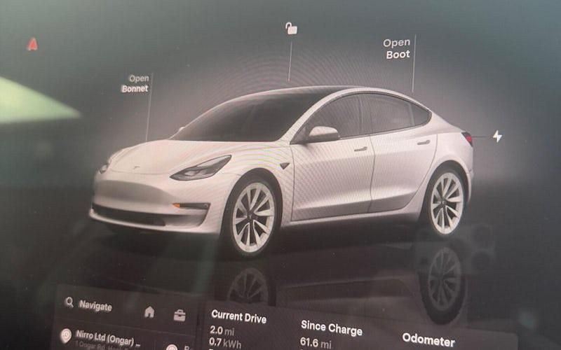 Used Tesla Model 3 Standard Range 180 kW (245 HP) 2021 White Sedan