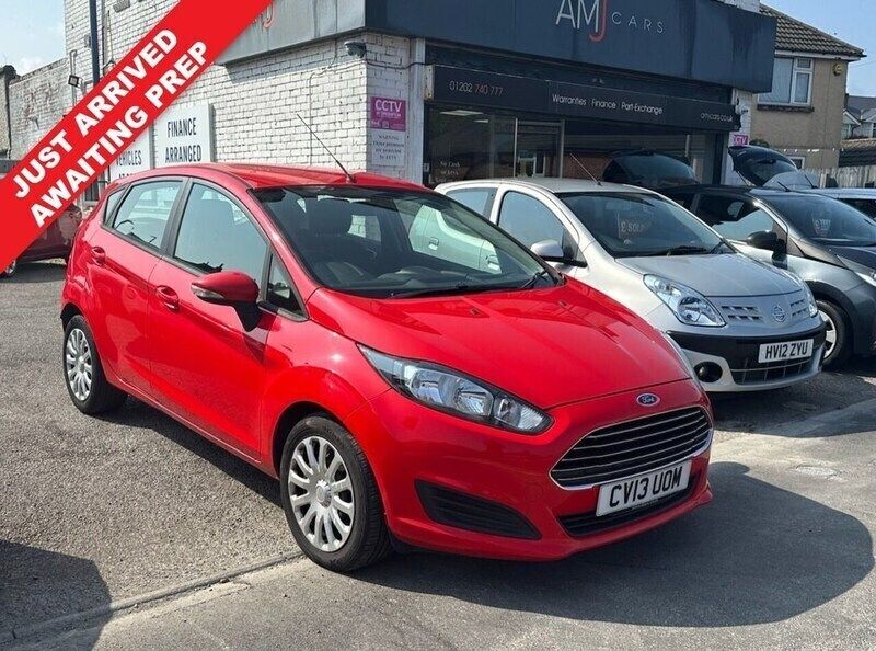 Red Used 2013 Ford Fiesta Style Hatchback | £5,295 (Fair price) - Image 1/3