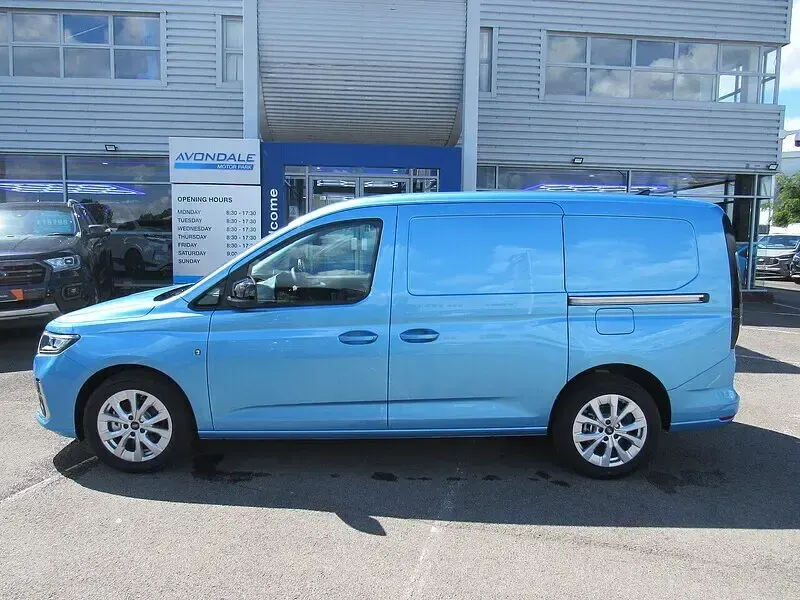 New Ford Transit Connect Limited 122 HP (89 kW) 2025 Blue MPV