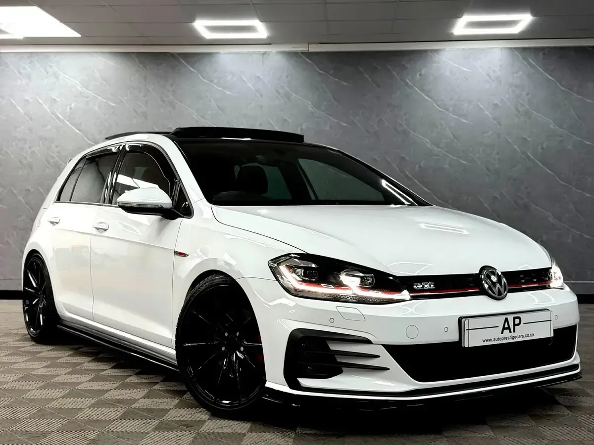 Used VW Golf VII GTI 230 HP (169 kW) 2018 White Hatchback