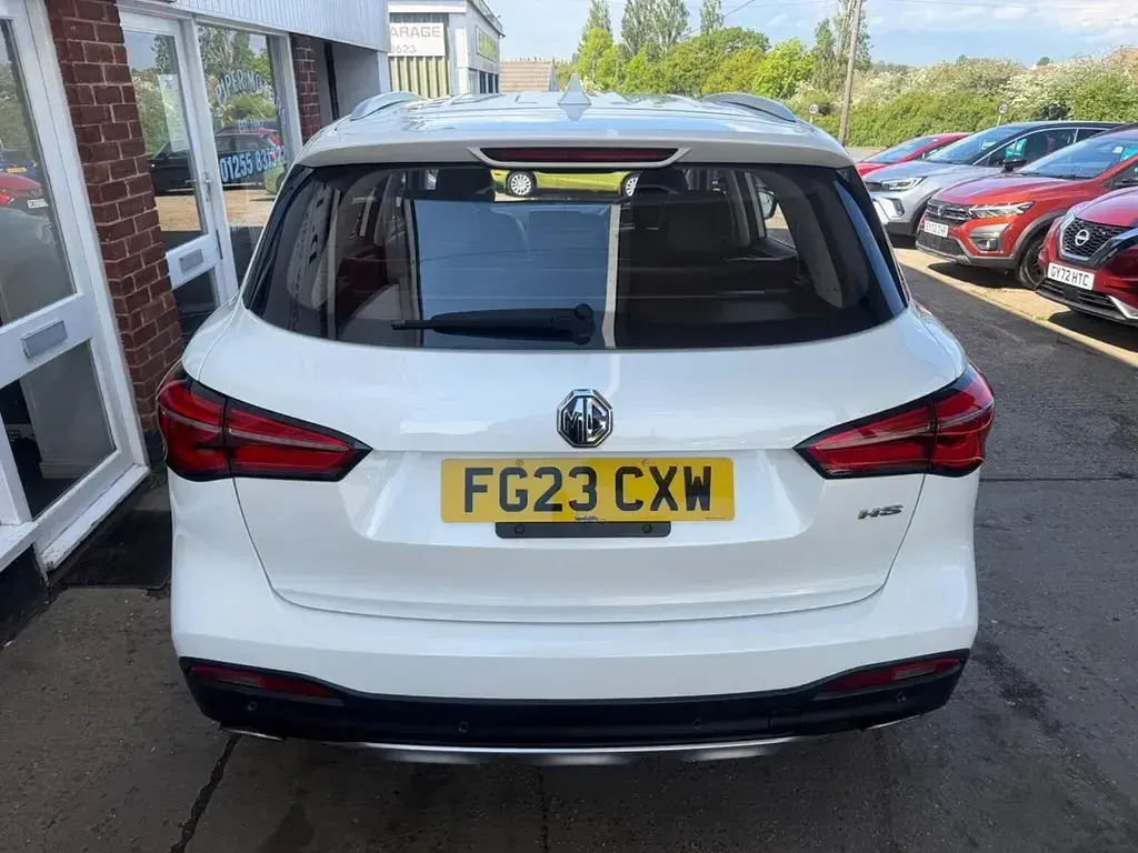 Used MG HS 162 HP (119 kW) 2023 White SUV