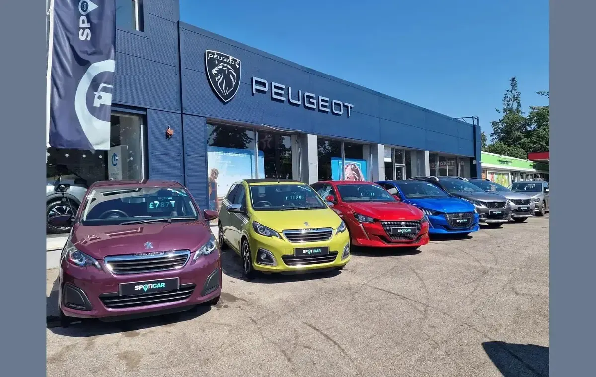 Second-hand Peugeot 308 GTi 134 CP (98 kW) 2025 Albastru Break