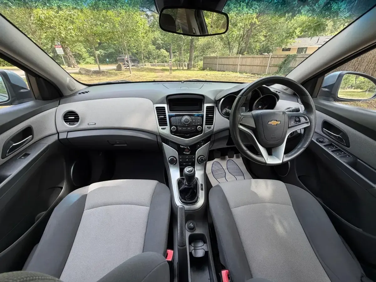 Used Chevrolet Cruze LS 2011 Blue Sedan