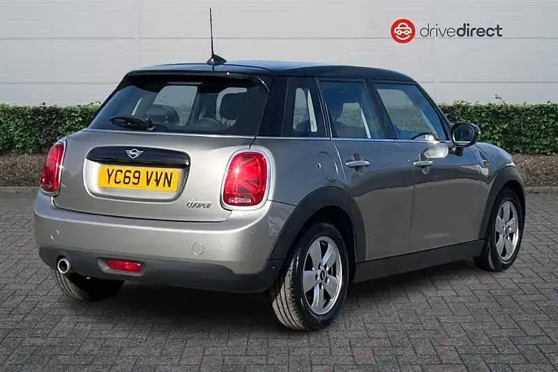 Used Mini Cooper Classic 136 HP (100 kW) 2019 Silver Hatchback