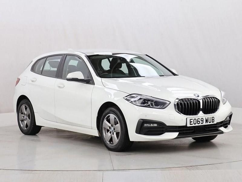 Used BMW 118 Comfort Edition 140 HP (102 kW) 2020 White Hatchback