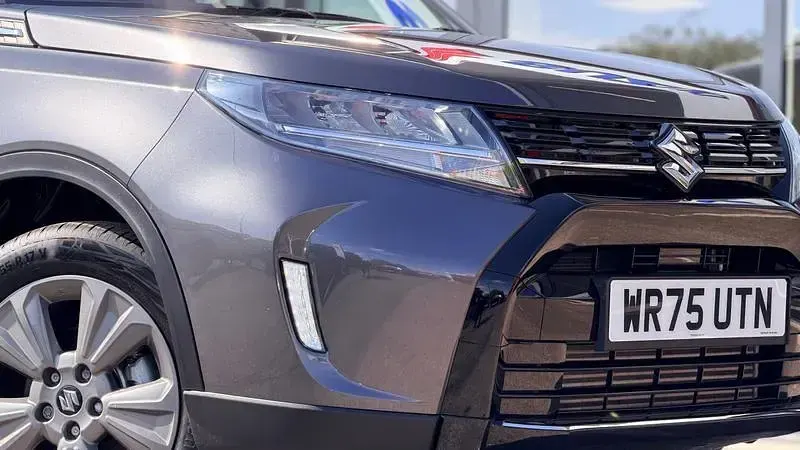 Neu Suzuki Vitara 2025 Grau SUV