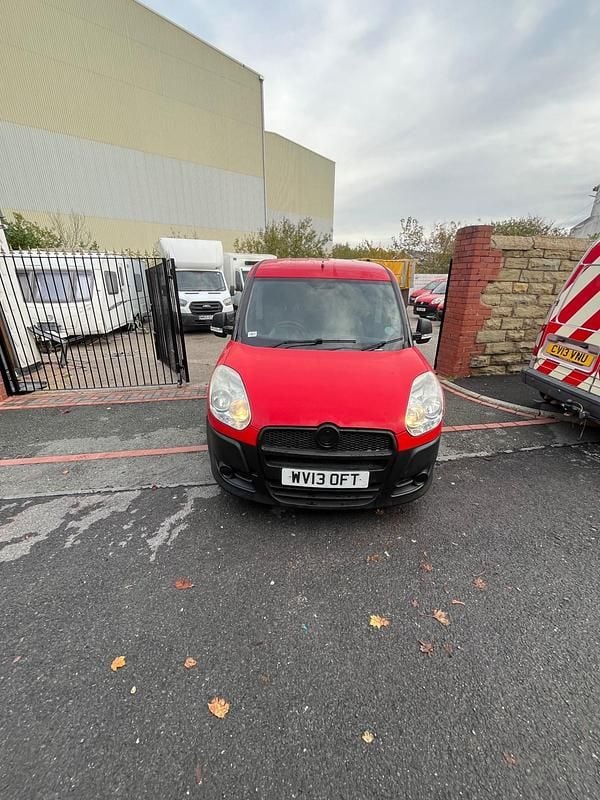 Red Used 2013 Fiat Doblò MPV | £1,869 (Super price) - Image 1/4
