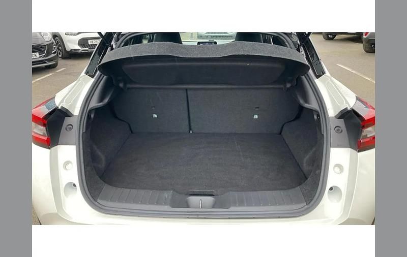 Used Nissan Juke N-Connecta 114 HP (83 kW) 2023 White SUV