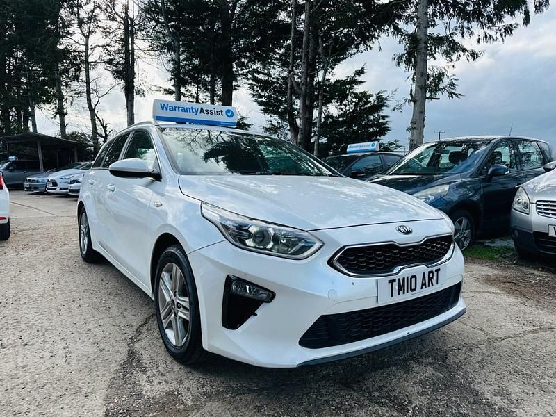 Used Kia Ceed 2019 White Hatchback
